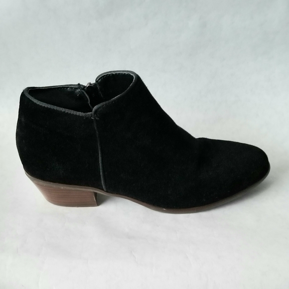 Crown Vintage black suede ankle booties 8.5 M
